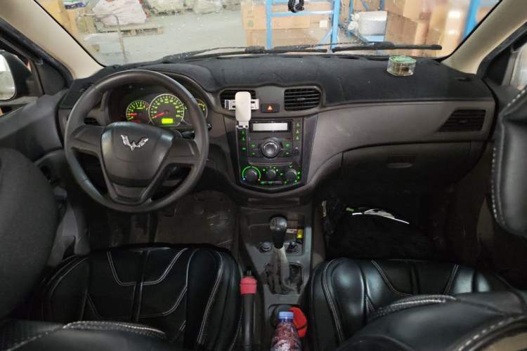 Used Wuling Hongguang 2016 1.5L S Comfort Version Center Console