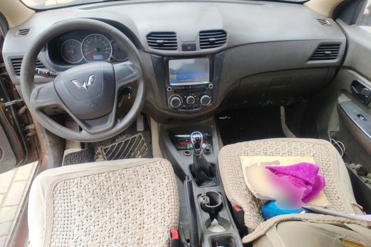 Used Wuling Hongguang 2016 1.5L Restyled S Comfort Version Center Console
