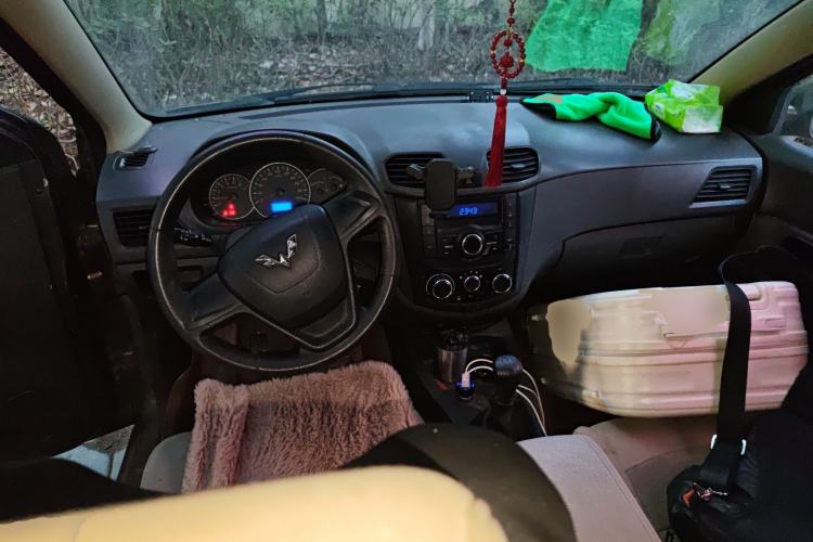Used Wuling Hongguang 2016 1.5L Restyled S Comfort Version Center Console