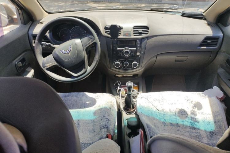 Used Wuling Hongguang 2016 1.5L S Comfort Version Center Console