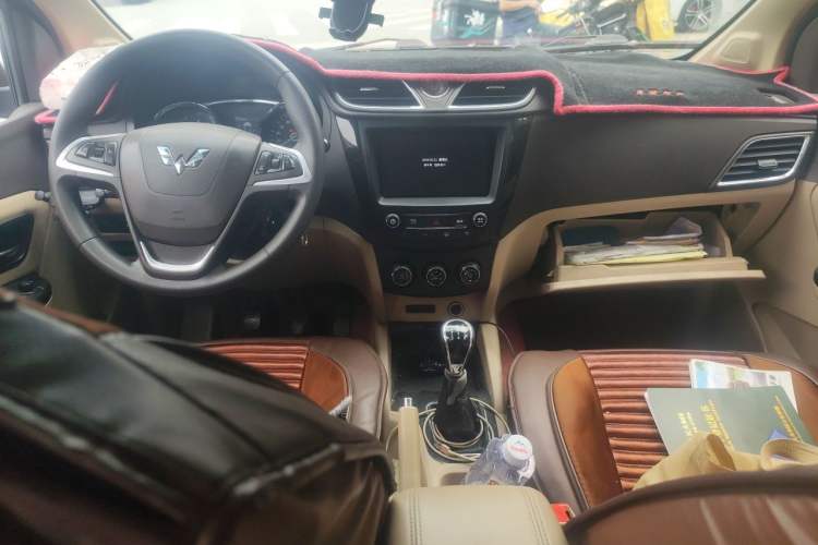 Used Wuling Hongguang 2016 1.5L S1 Deluxe Model China V-standard Center Console