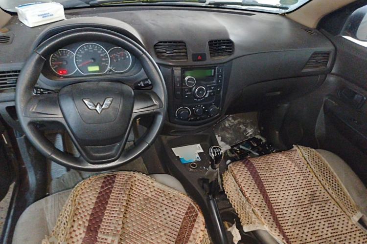 Used Wuling Hongguang 2016 1.5L Restyled S Comfort Version Center Console