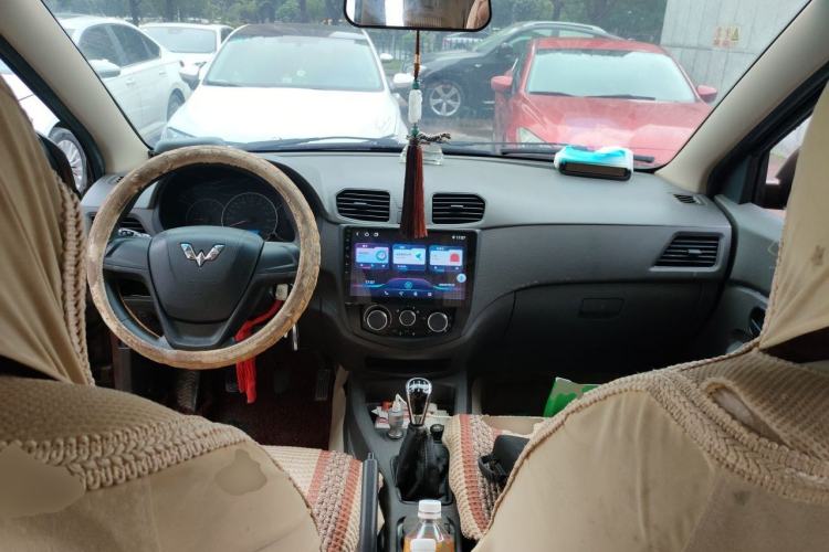Used Wuling Hongguang 2016 1.5L Restyled S Comfort Version Center Console