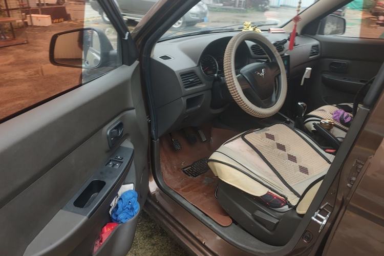 Used Wuling Hongguang 2016 1.5L Restyled S Comfort Version Driver Seat
