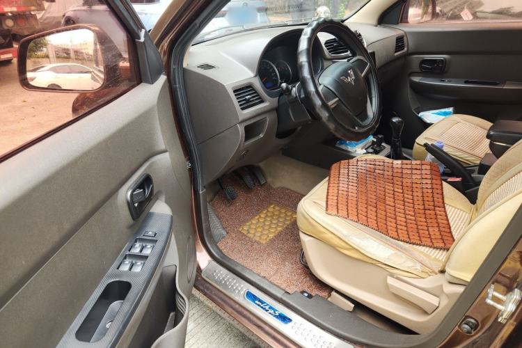 Used Wuling Hongguang 2016 1.5L Restyled S Comfort Version Driver Seat