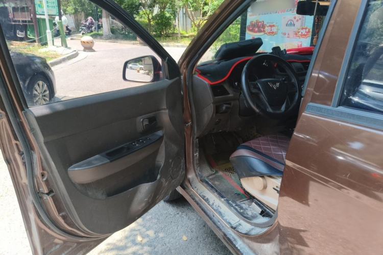 Used Wuling Hongguang 2016 1.5L S Comfort Version Driver Seat
