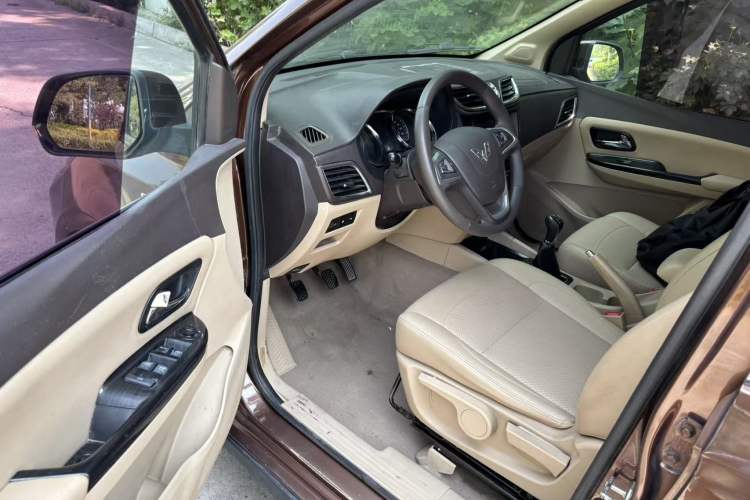 Used Wuling Hongguang 2016 1.5L S1 Deluxe Model China V-standard Driver Seat