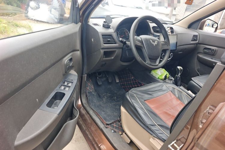 Used Wuling Hongguang 2016 1.5L S Comfort Version Driver Seat