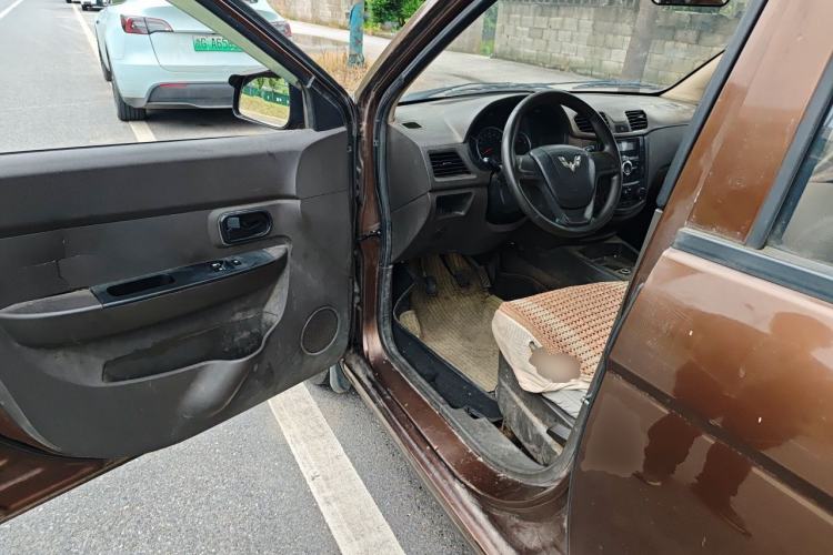 Used Wuling Hongguang 2016 1.5L Restyled S Comfort Version Driver Seat