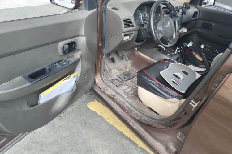 Used Wuling Hongguang 2016 1.5L Restyled S Comfort Version Driver Seat