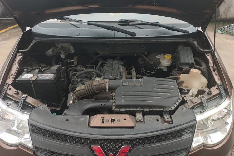 Used Wuling Hongguang 2016 1.5L Restyled S Comfort Version Engine Bay