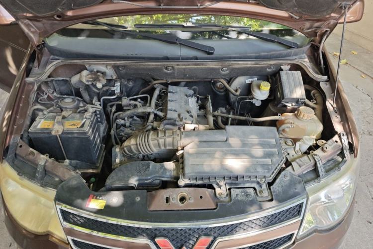 Used Wuling Hongguang 2016 1.5L Restyled S Comfort Version Engine Bay
