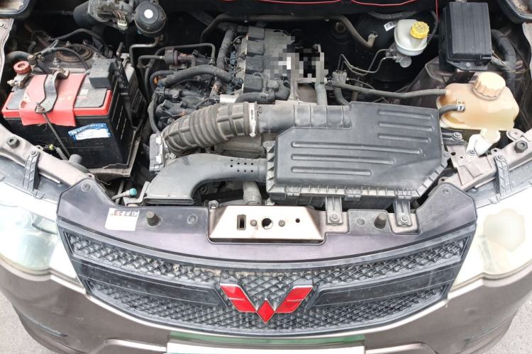 Used Wuling Hongguang 2016 1.5L S Comfort Version Engine Bay