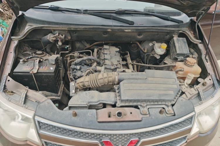 Used Wuling Hongguang 2016 1.5L S1 Deluxe Model China V-standard Engine Bay