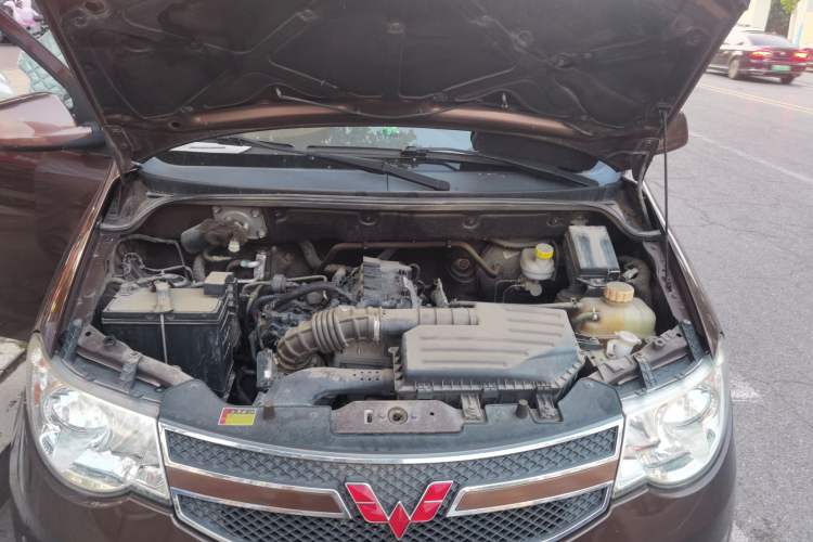 Used Wuling Hongguang 2016 1.5L S Comfort Version Engine Bay
