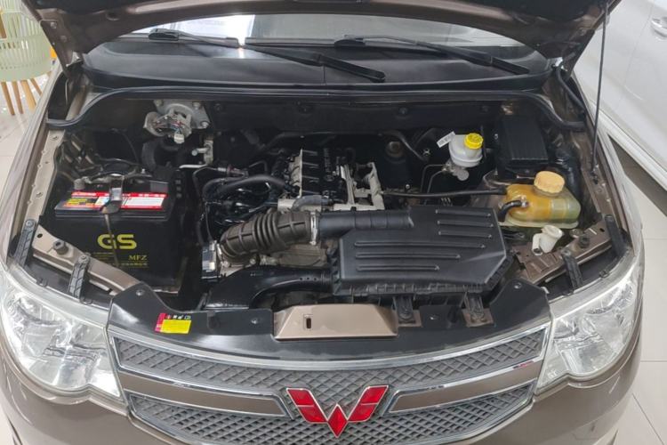 Used Wuling Hongguang 2016 1.5L Restyled S Comfort Version Engine Bay