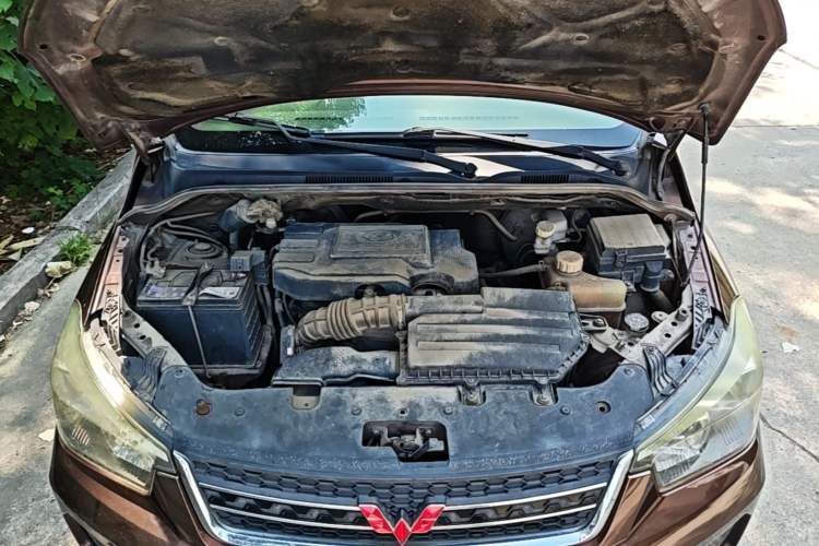 Used Wuling Hongguang 2016 1.5L S1 Deluxe Model China V-standard Engine Bay