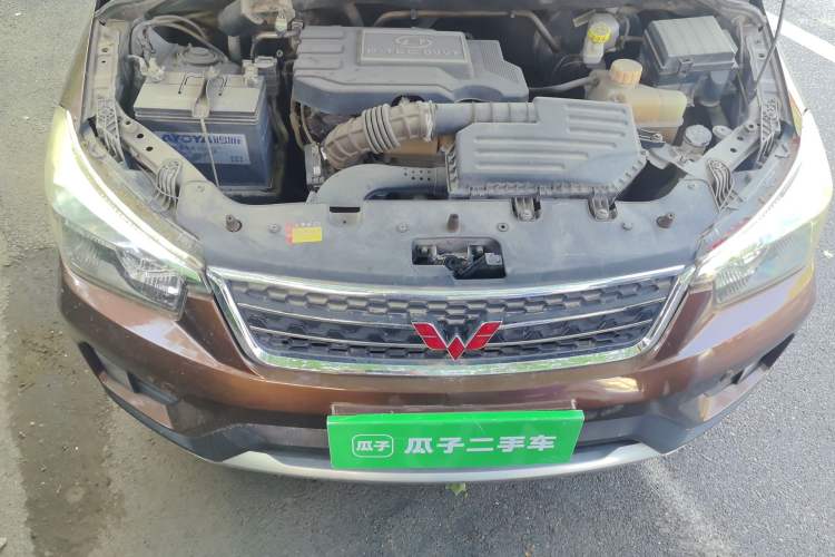 Used Wuling Hongguang 2016 1.5L S1 Deluxe Model China V-standard Engine Bay