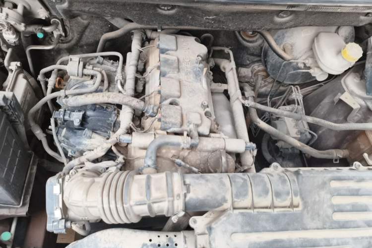 Used Wuling Hongguang 2016 1.5L Restyled S Comfort Version Engine Bay