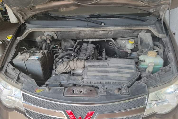 Used Wuling Hongguang 2016 1.5L Restyled S Comfort Version Engine Bay
