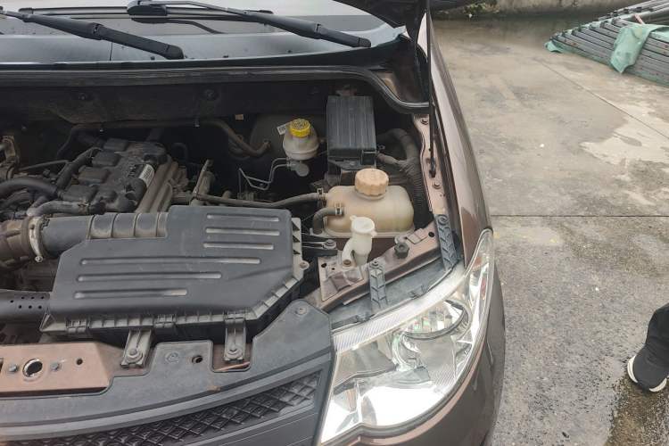 Used Wuling Hongguang 2016 1.5L Restyled S Comfort Version Engine Bay Left