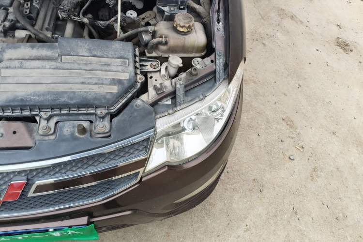 Used Wuling Hongguang 2016 1.5L Restyled S Comfort Version Engine Bay Left