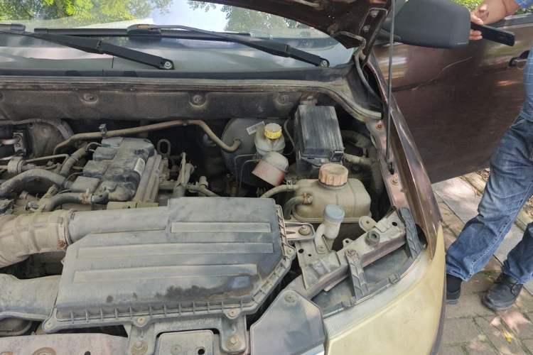 Used Wuling Hongguang 2016 1.5L Restyled S Comfort Version Engine Bay Left