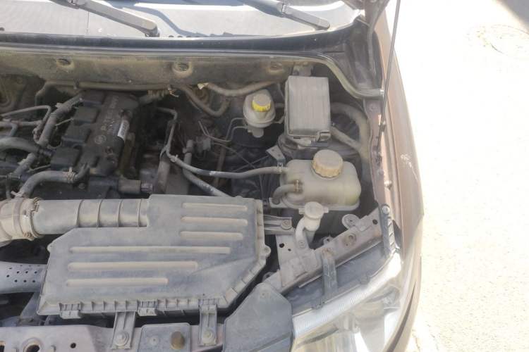 Used Wuling Hongguang 2016 1.5L Restyled S Comfort Version Engine Bay Left