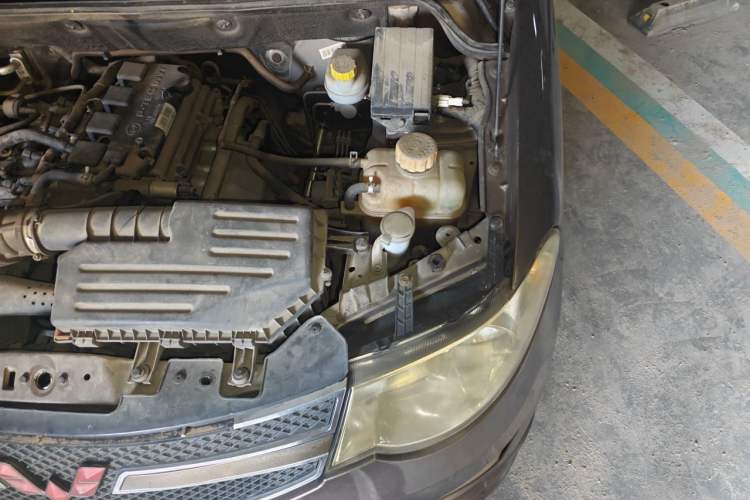Used Wuling Hongguang 2016 1.5L Restyled S Comfort Version Engine Bay Left