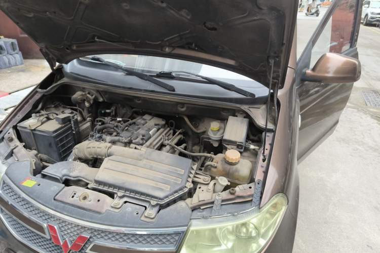 Used Wuling Hongguang 2016 1.5L Restyled S Comfort Version Engine Bay Left