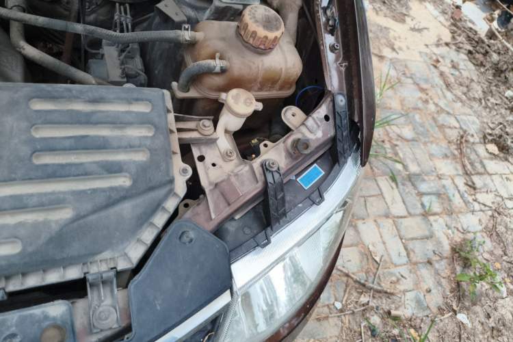 Used Wuling Hongguang 2016 1.5L Restyled S Comfort Version Engine Bay Left