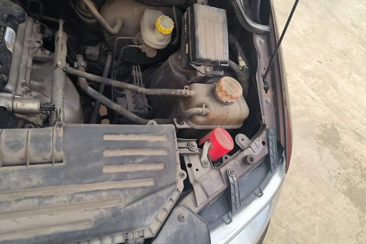 Used Wuling Hongguang 2016 1.5L Restyled S Comfort Version Engine Bay Left