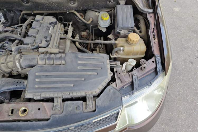 Used Wuling Hongguang 2016 1.5L Restyled S Comfort Version Engine Bay Left