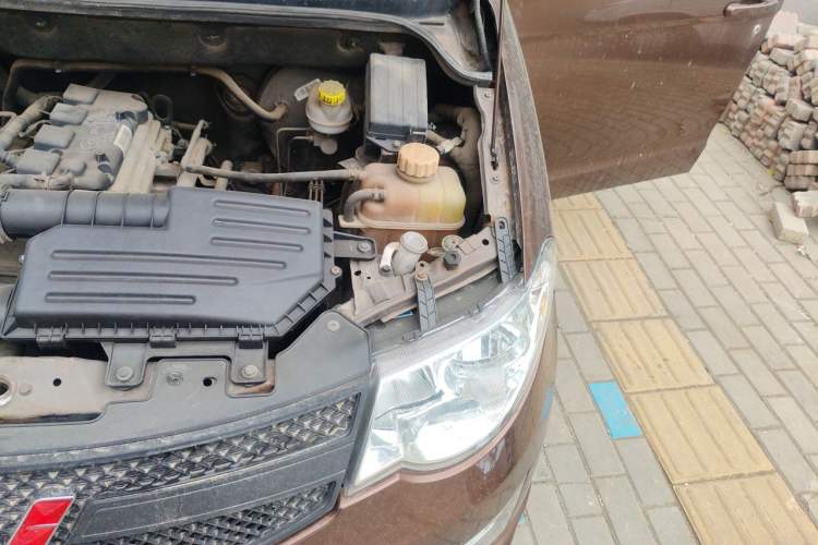 Used Wuling Hongguang 2016 1.5L Restyled S Comfort Version Engine Bay Left