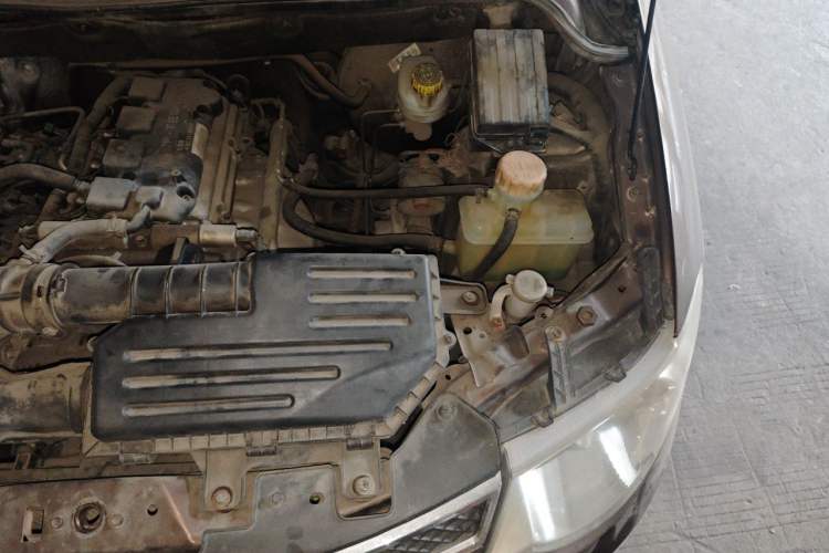 Used Wuling Hongguang 2016 1.5L Restyled S Comfort Version Engine Bay Left