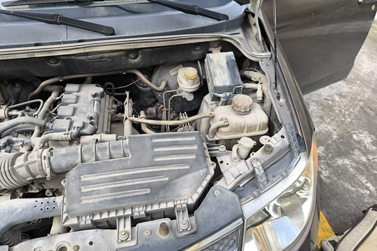 Used Wuling Hongguang 2016 1.5L Restyled S Comfort Version Engine Bay Left