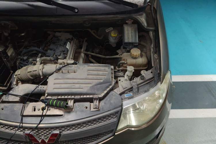 Used Wuling Hongguang 2016 1.5L S Comfort Version Engine Bay Left