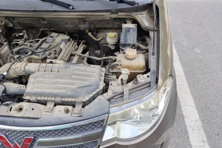 Used Wuling Hongguang 2016 1.5L S Comfort Version Engine Bay Left