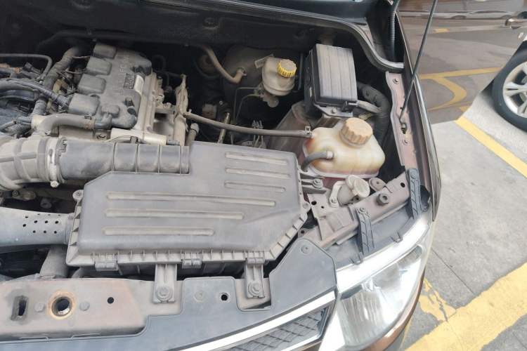Used Wuling Hongguang 2016 1.5L Restyled S Comfort Version Engine Bay Left