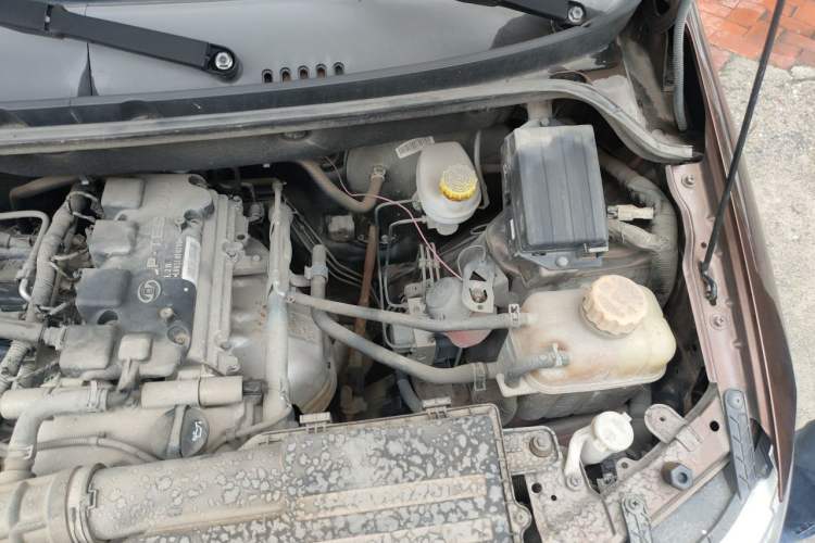 Used Wuling Hongguang 2016 1.5L Restyled S Comfort Version Engine Bay Left