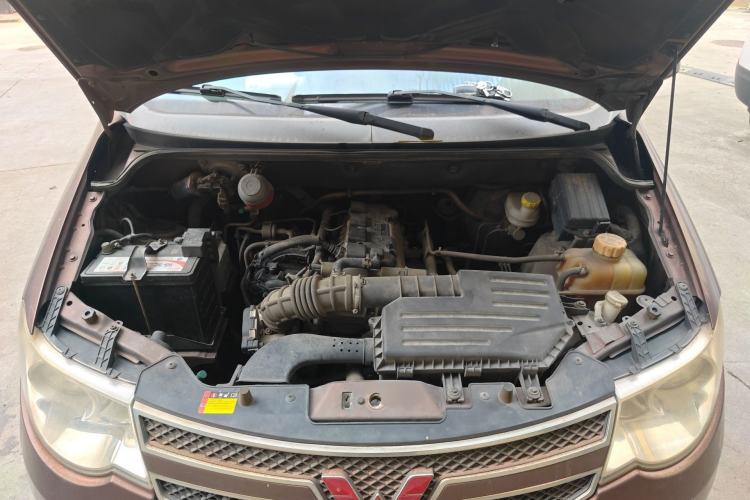 Used Wuling Hongguang 2016 1.5L S Comfort Version Engine Bay