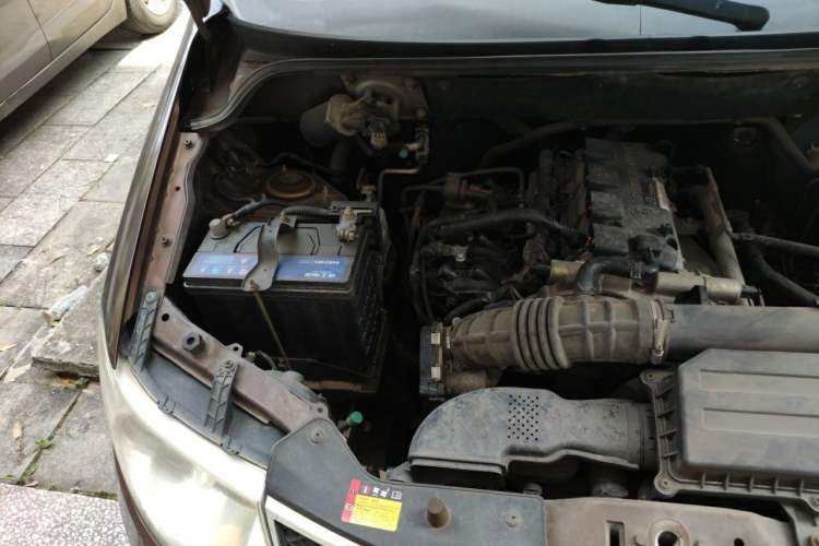 Used Wuling Hongguang 2016 1.5L S Comfort Version Engine Bay Right