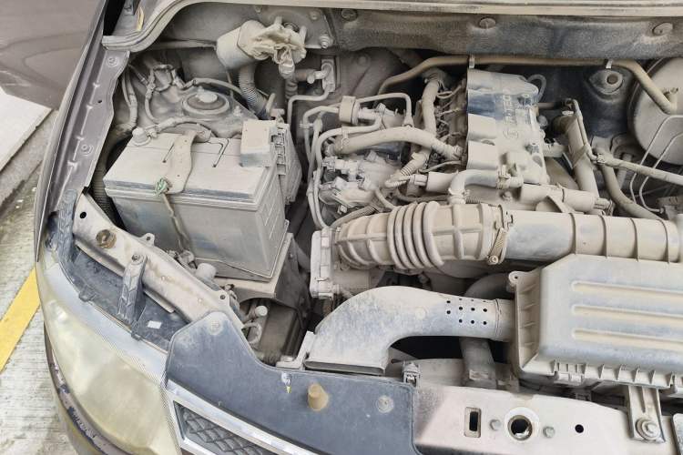 Used Wuling Hongguang 2016 1.5L S Comfort Version Engine Bay Right