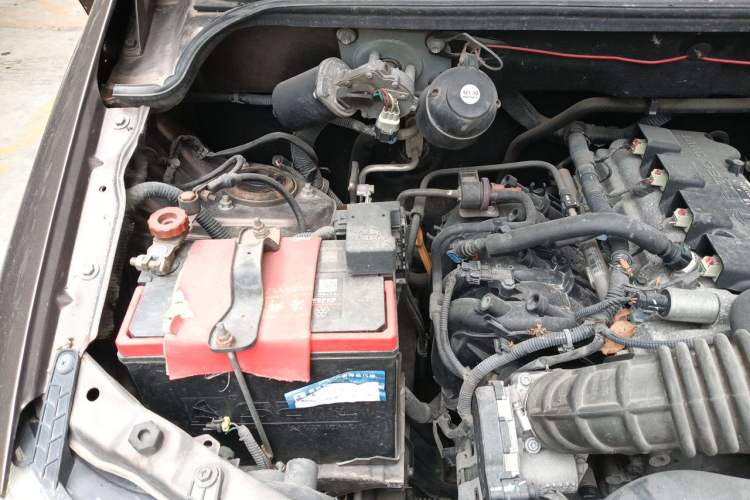 Used Wuling Hongguang 2016 1.5L S Comfort Version Engine Bay Right