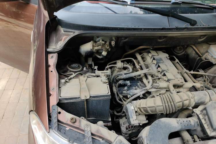 Used Wuling Hongguang 2016 1.5L Restyled S Comfort Version Engine Bay Right
