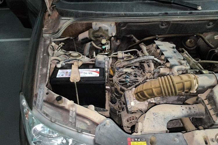 Used Wuling Hongguang 2016 1.5L S Comfort Version Engine Bay Right