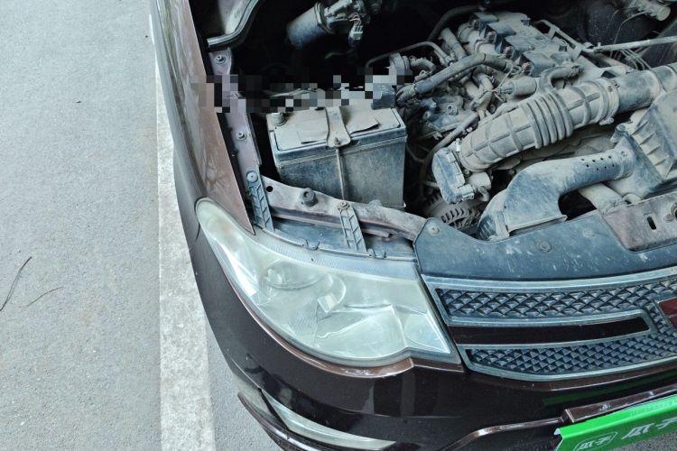 Used Wuling Hongguang 2016 1.5L S Comfort Version Engine Bay Right