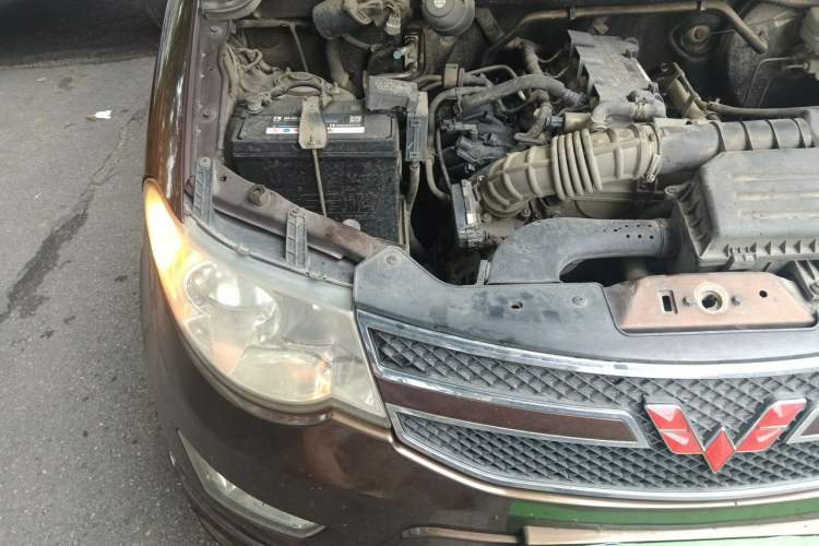Used Wuling Hongguang 2016 1.5L Restyled S Comfort Version Engine Bay Right