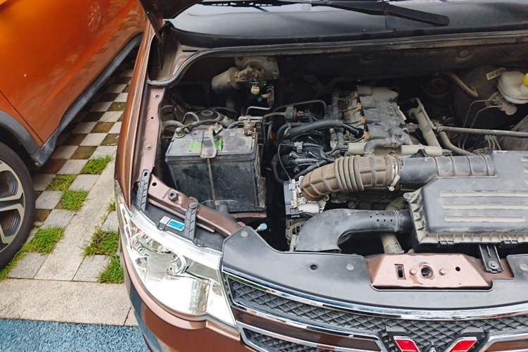 Used Wuling Hongguang 2016 1.5L Restyled S Comfort Version Engine Bay Right
