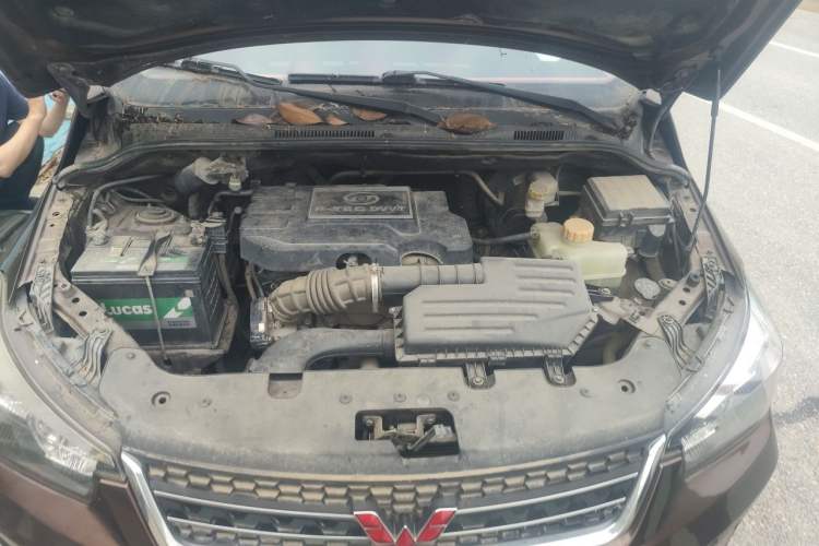 Used Wuling Hongguang 2016 1.5L S1 Deluxe Model China V-standard Engine Bay